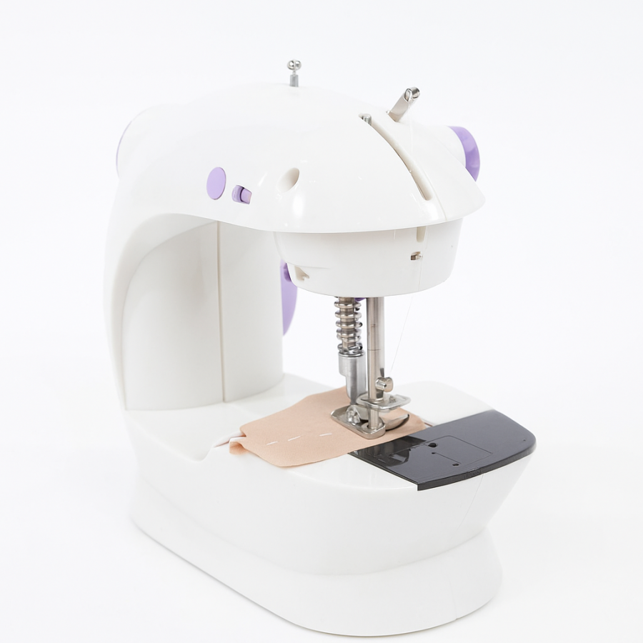 Мини швейная машинка SM-202 с расширительным столиком 30130 — 2 скорости, питание от сети и батареек, компактная
